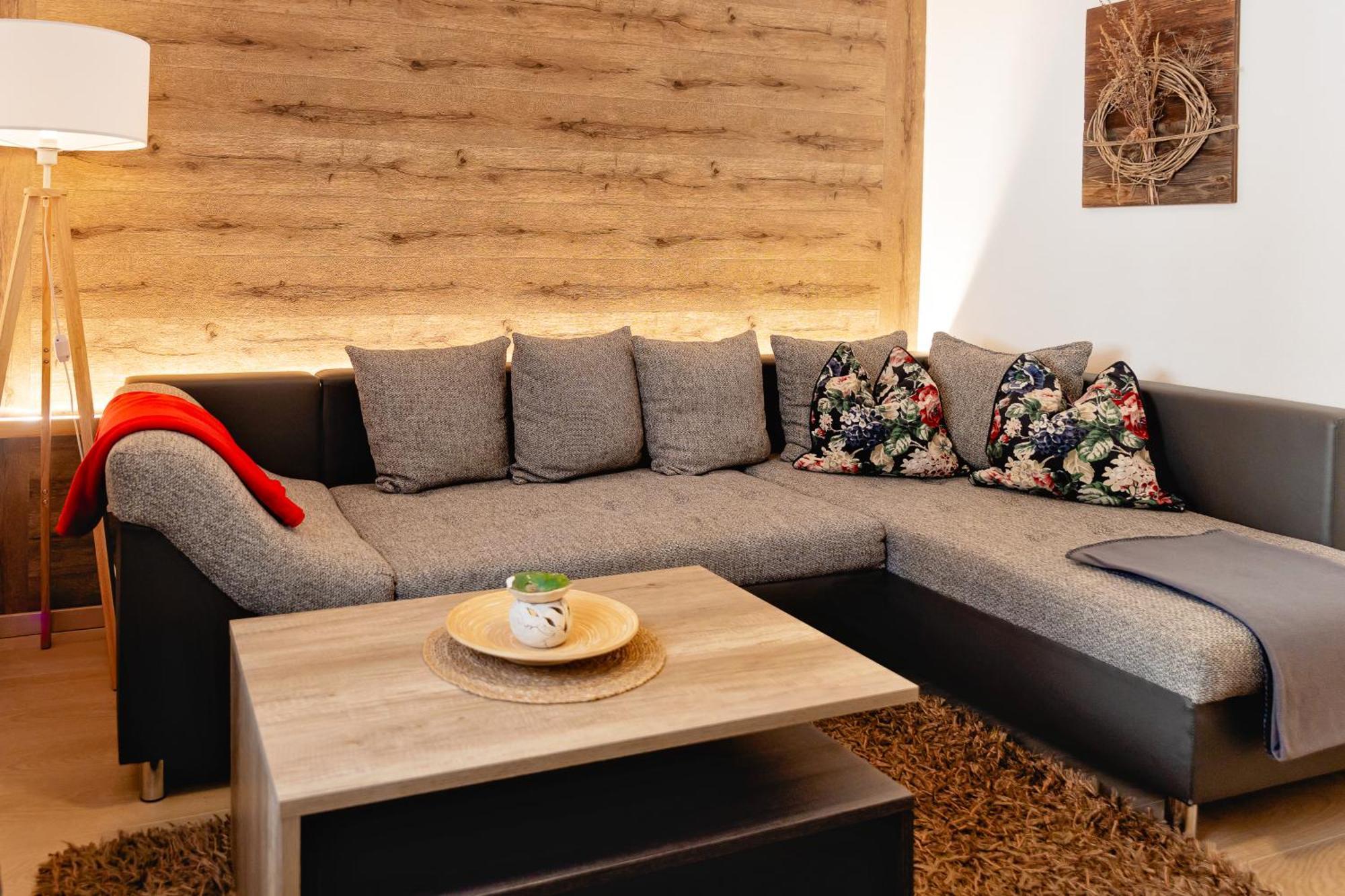 Ferienhaus Lechner Fuer Max 10 Personen - Wald Und Naturgarten アプテナウ エクステリア 写真